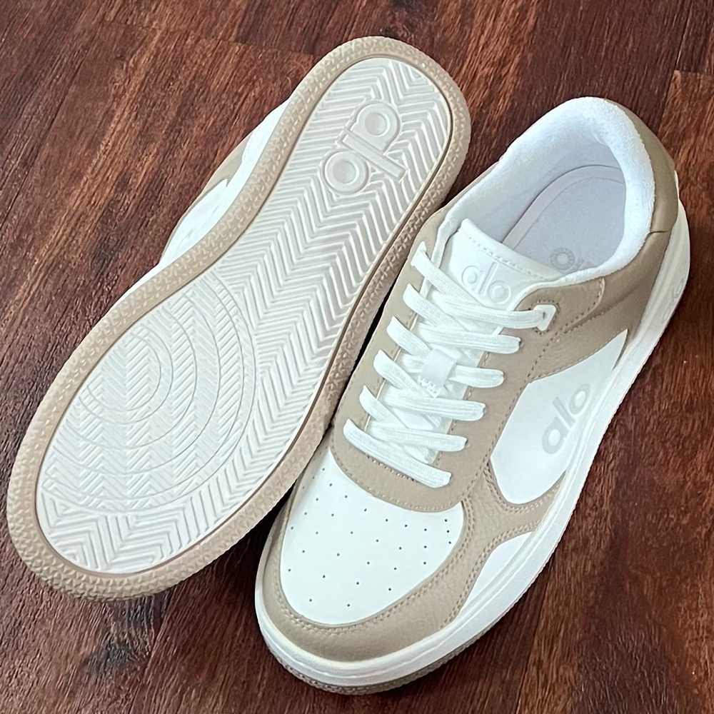 ALO Recovery Mode Sneaker - Picture 7 of 9